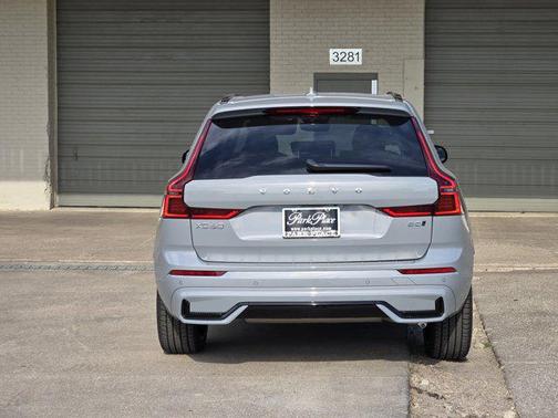 2026 Volvo XC60 B5 Ultra