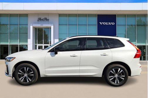 2024 Volvo XC60 B5 Core Dark Theme