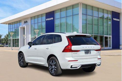 2024 Volvo XC60 B5 Core Dark Theme