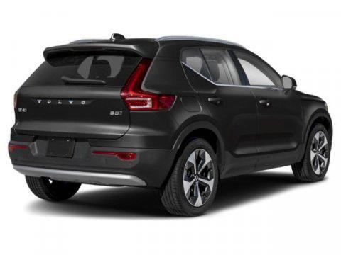 2025 Volvo XC40 B5 Ultra Dark Theme