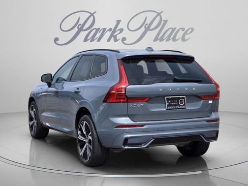 Thunder Grey Metallic 2024 Volvo XC60 Recharge Plug-In Hybrid T8 Ultimate Dark Theme