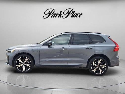 2024 Volvo XC60 Recharge Plug-In Hybrid T8 Ultimate Dark Theme