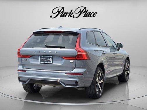 2024 Volvo XC60 Recharge Plug-In Hybrid T8 Ultimate Dark Theme