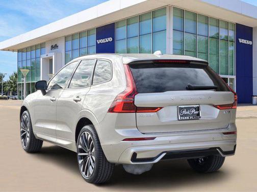 2026 Volvo XC60 B5 Ultra