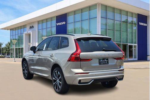 2025 Volvo XC60 B5 Plus
