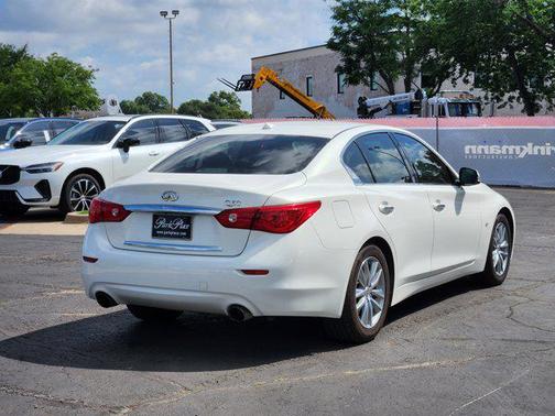 2015 INFINITI Q50 Premium
