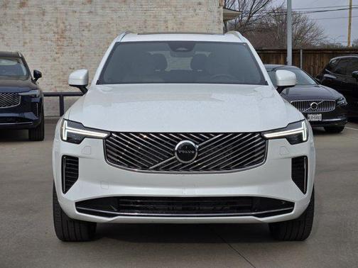 2025 Volvo XC90 B6 Core