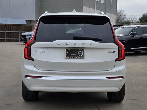 2025 Volvo XC90 B6 Core