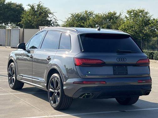 2025 Audi Q7 55 Premium Plus
