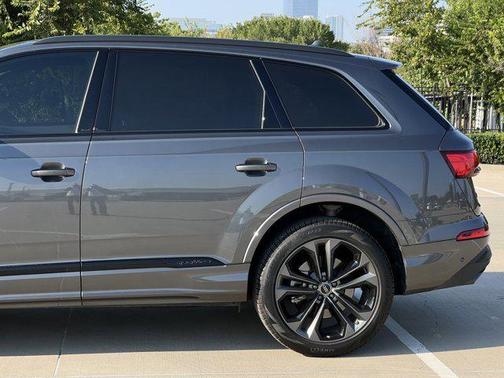 2025 Audi Q7 55 Premium Plus