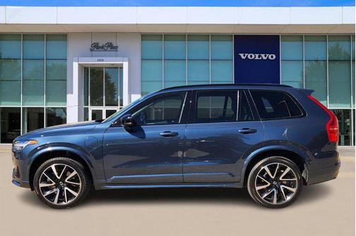 2023 Volvo XC90 Recharge Plug-In Hybrid T8 Plus Dark Theme 7-Seater
