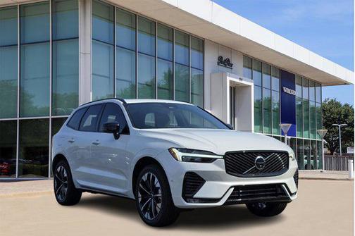 2026 Volvo XC60 B5 Plus