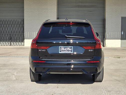 2026 Volvo XC60 B5 Plus