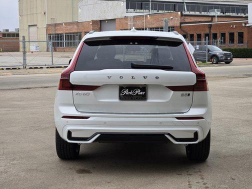 2026 Volvo XC60 B5 Plus