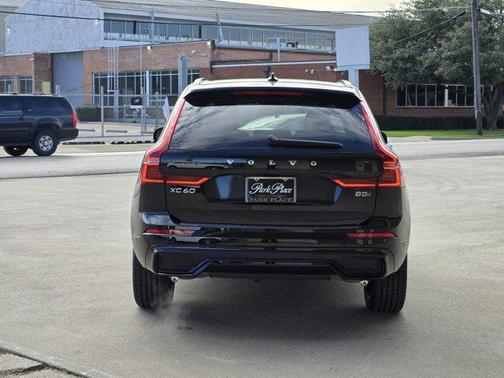 2026 Volvo XC60 B5 Plus