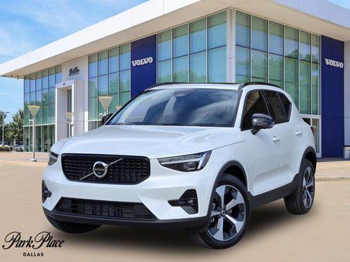 2026 Volvo XC40 B5 Plus