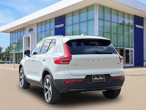 2026 Volvo XC40 B5 Plus