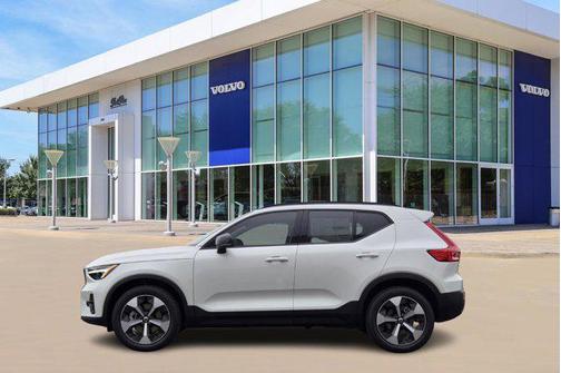 2026 Volvo XC40 B5 Plus