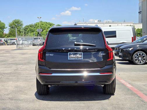 2025 Volvo XC90 B5 Core
