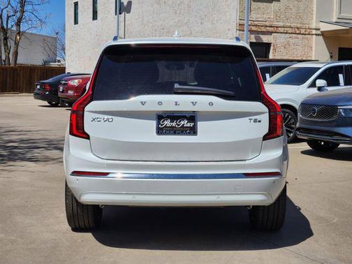 2025 Volvo XC90 Plug-In Hybrid T8 Plus 7-Seater