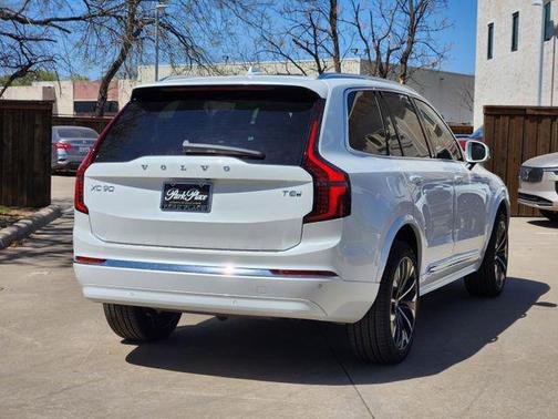 2025 Volvo XC90 Plug-In Hybrid T8 Plus 7-Seater