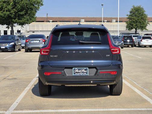 2026 Volvo XC40 B4 Plus