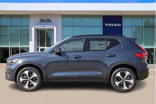 2026 Volvo XC40 B4 Plus