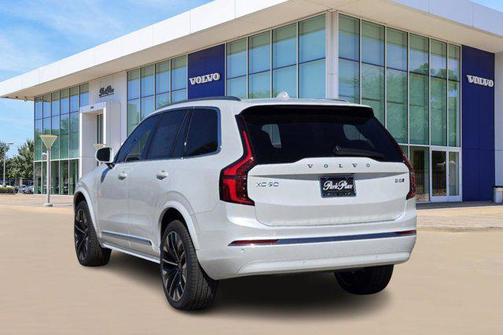 2025 Volvo XC90 B5 Plus 7-Seater