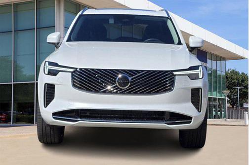2025 Volvo XC90 B5 Plus 7-Seater