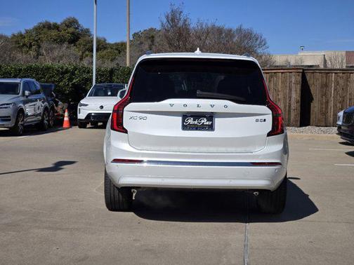 2025 Volvo XC90 B5 Plus 7-Seater
