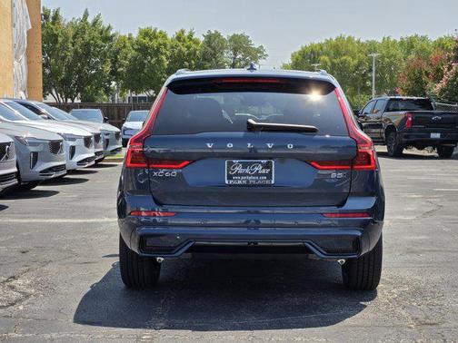 2026 Volvo XC60 B5 Plus