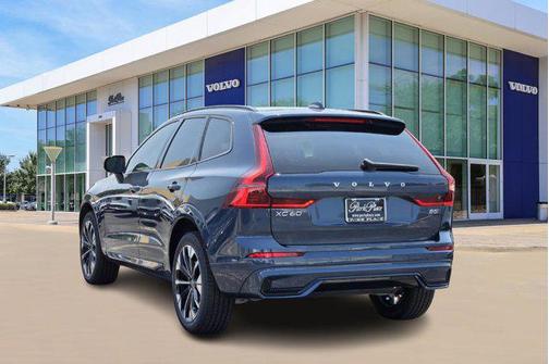 2026 Volvo XC60 B5 Plus