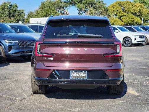 2025 Volvo EX90 Twin Motor Performance Ultra 6-Seater