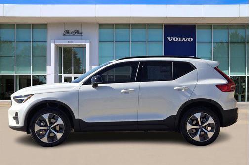 2026 Volvo XC40 B4 Core