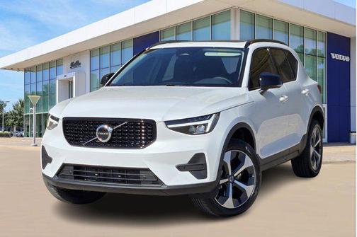 2026 Volvo XC40 B4 Core