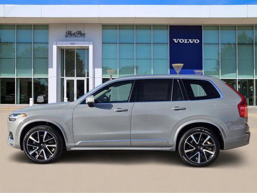 2025 Volvo XC90 B5 Plus
