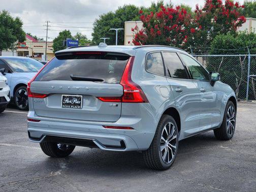 2025 Volvo XC60 B5 Plus