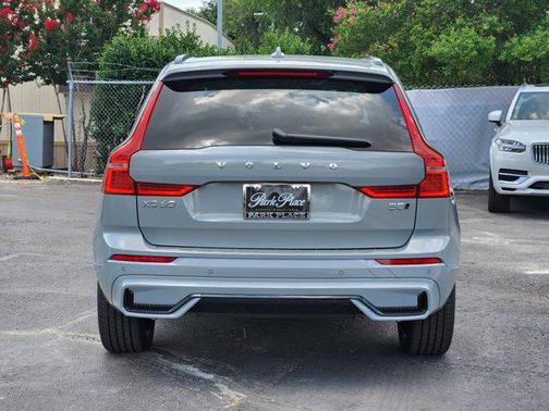 2025 Volvo XC60 B5 Plus