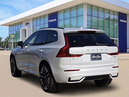 2026 Volvo XC60 B5 Ultra