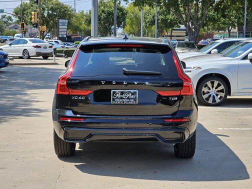 2025 Volvo XC60 Plug-In Hybrid T8 Plus