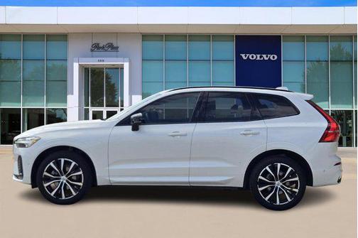 2023 Volvo XC60 B5 Plus Dark Theme