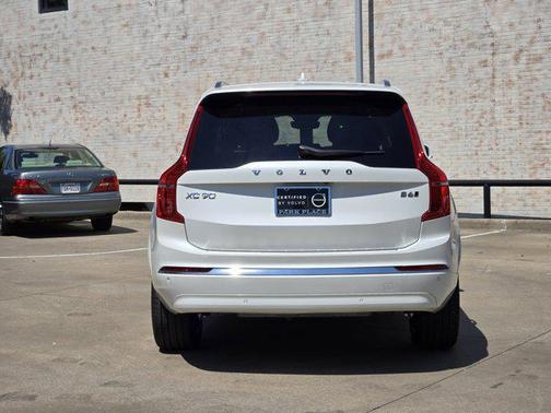 2025 Volvo XC90 B6 Plus 7-Seater