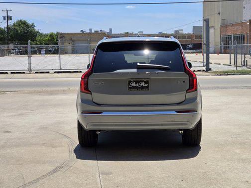 2025 Volvo XC90 B6 Plus 7-Seater