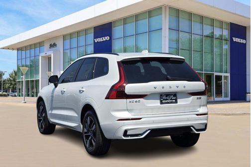 2026 Volvo XC60 B5 Core