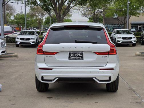2025 Volvo XC60 B5 Core