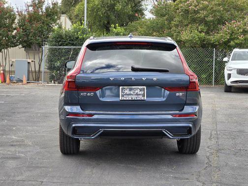 2026 Volvo XC60 B5 Ultra