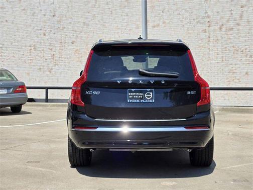 2025 Volvo XC90 B5 Plus