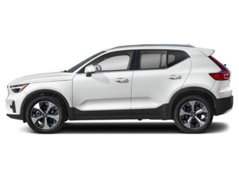 2025 Volvo XC40 B5 Plus Bright Theme
