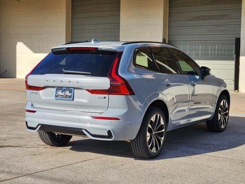 2026 Volvo XC60 B5 Plus