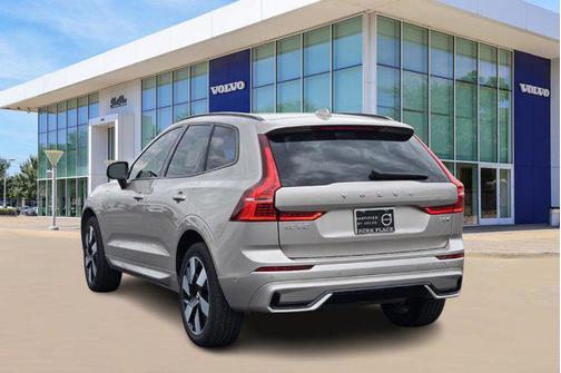 2025 Volvo XC60 Plug-In Hybrid T8 Plus